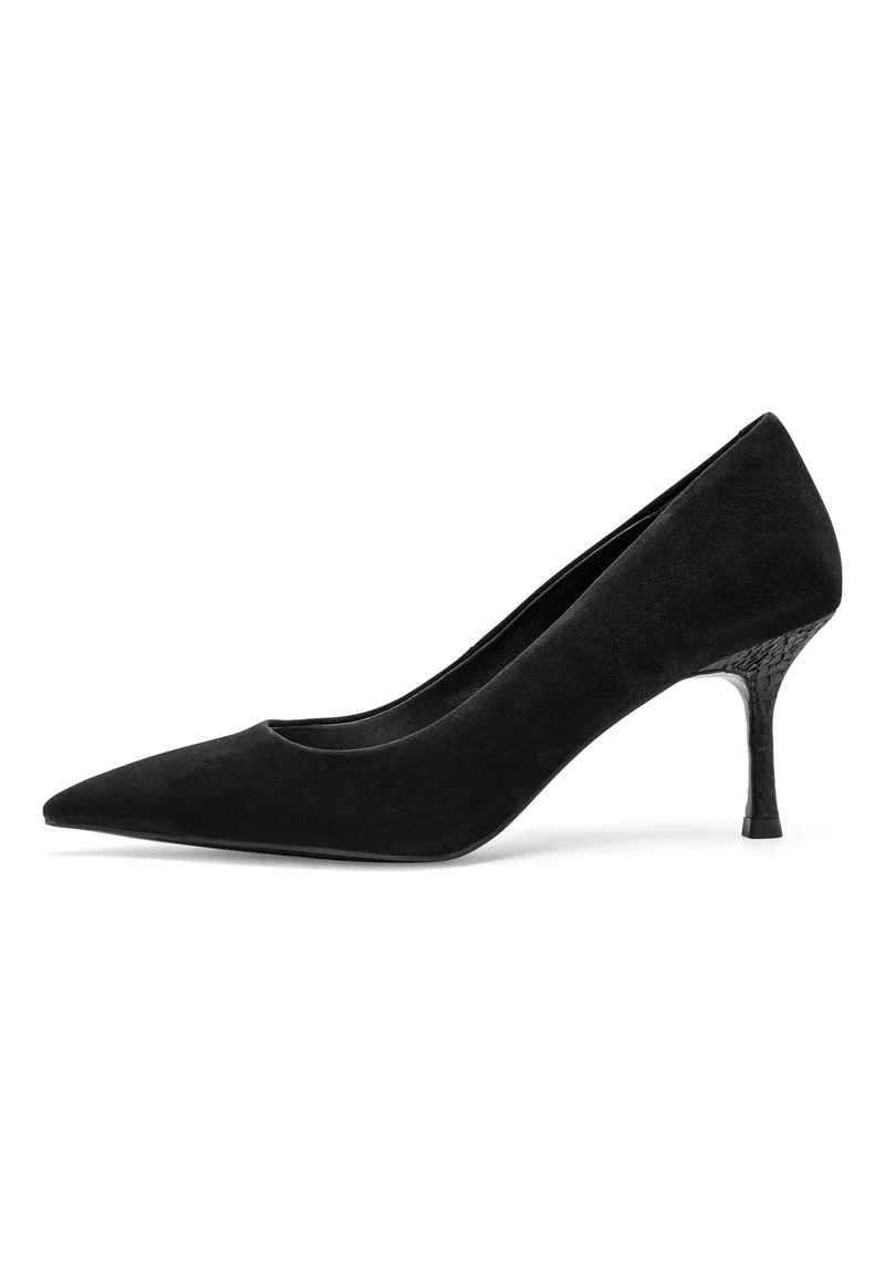 Laura S - Black