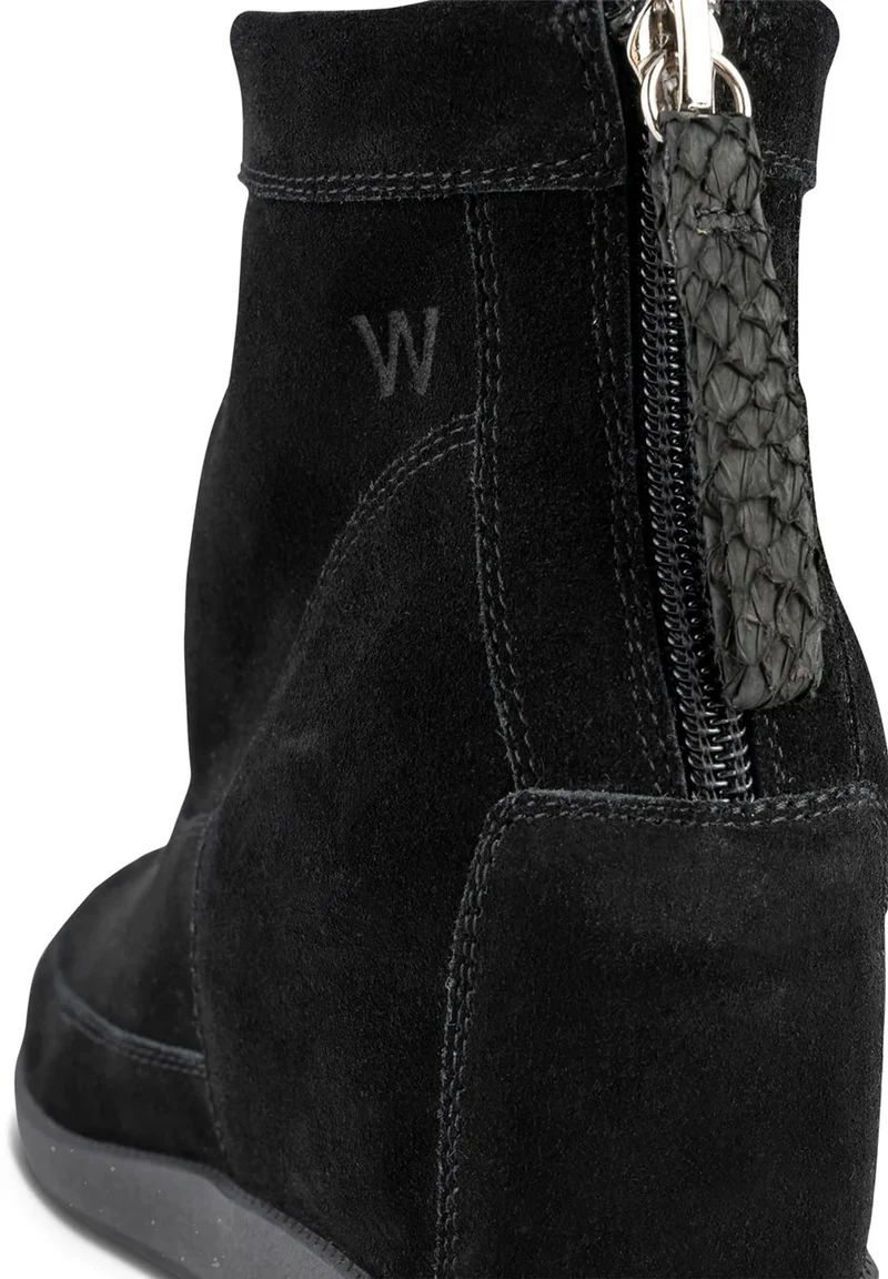 Emmy S - Black/Black