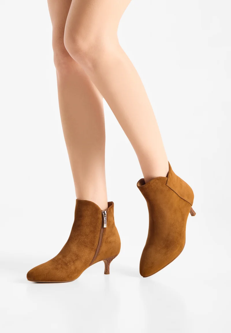 Saga Zip S - Dark Tan