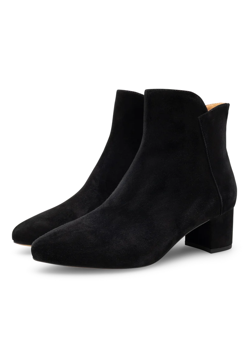 Saga Block - Black