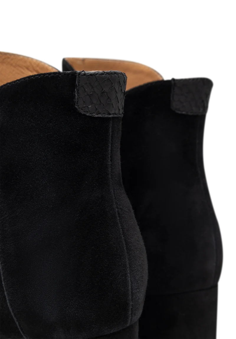 Saga Block - Black