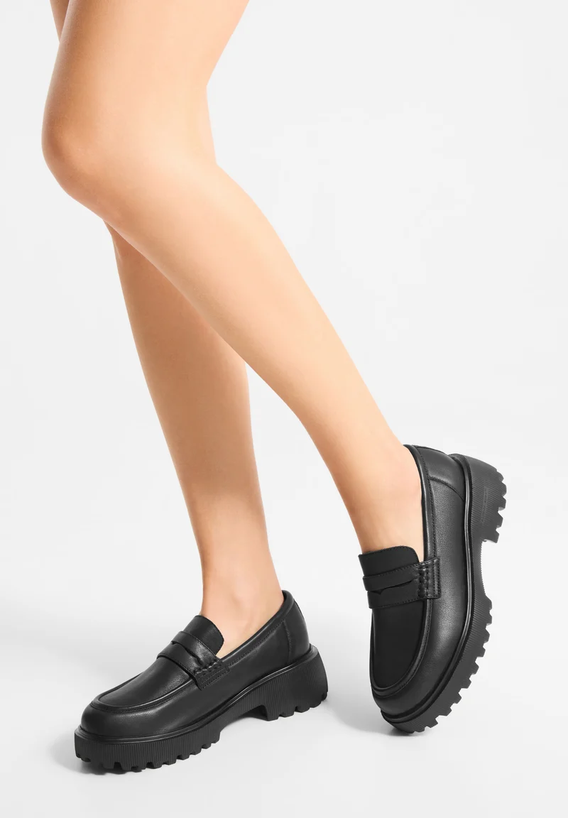Posey L - Black