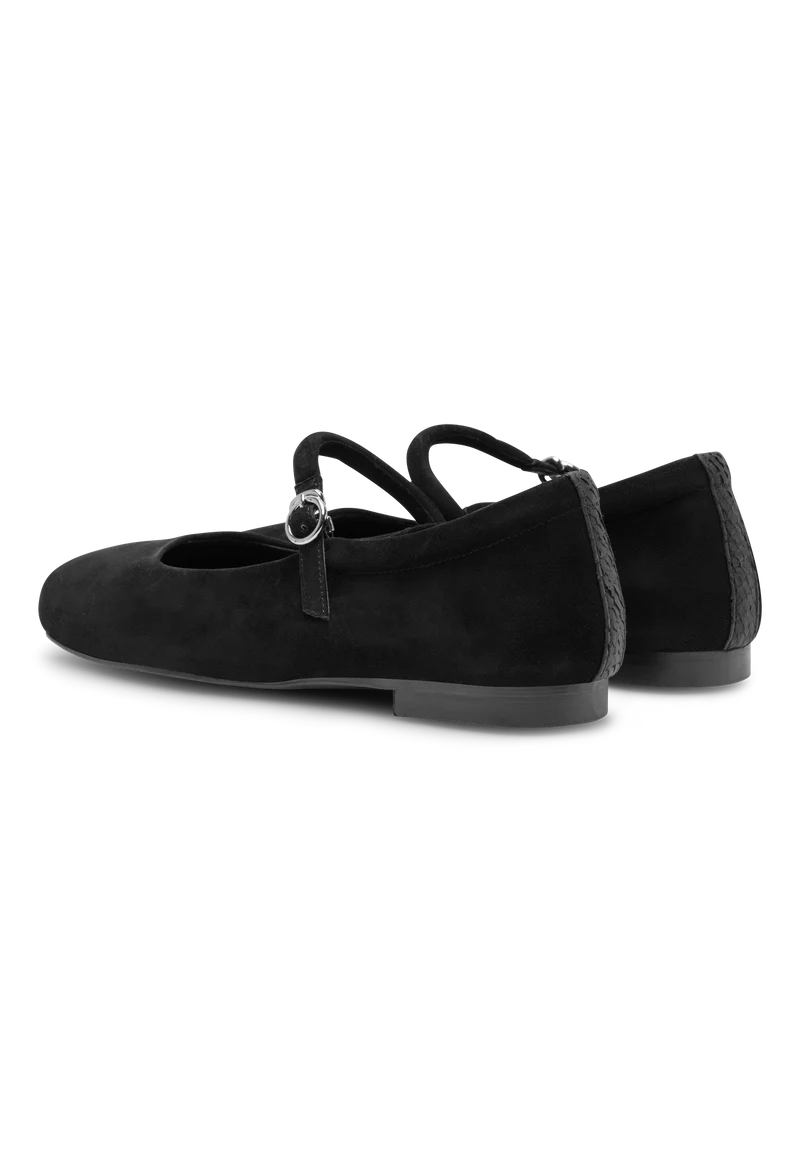 Cathy S - Black
