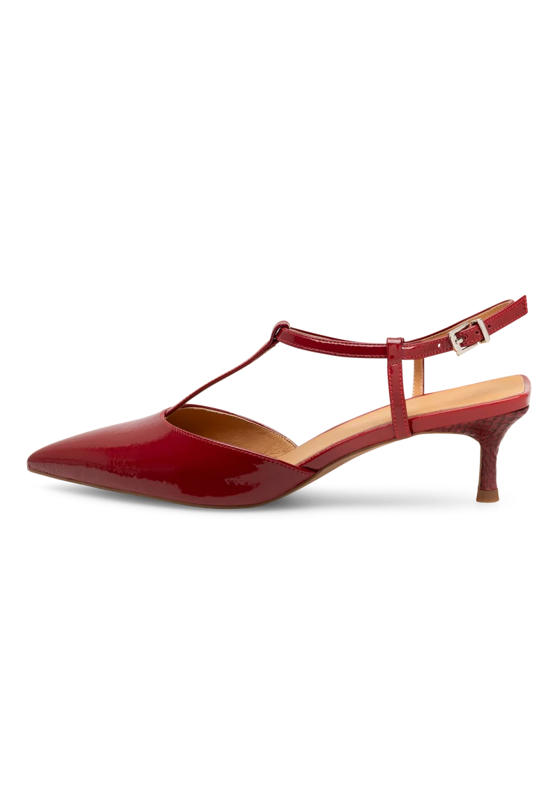 Lucca Patent - Cranberry