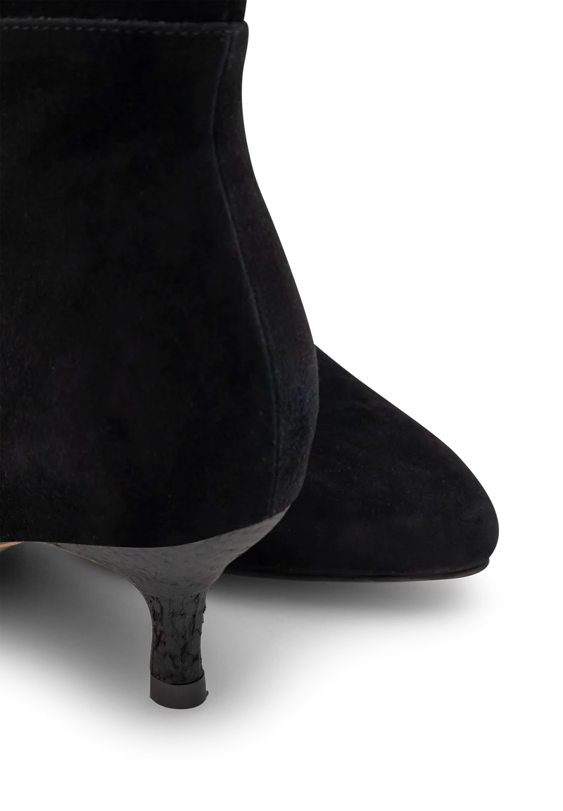 Saga High - Black