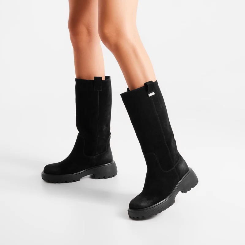 Lea S - Black