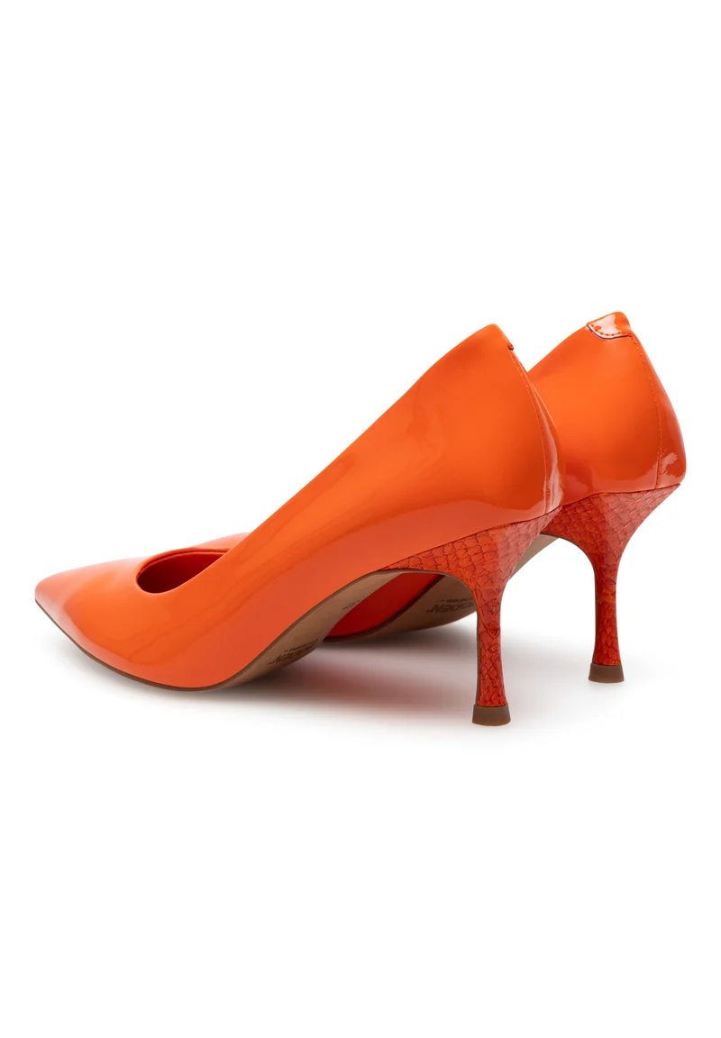 Laura Patent - Tiger
