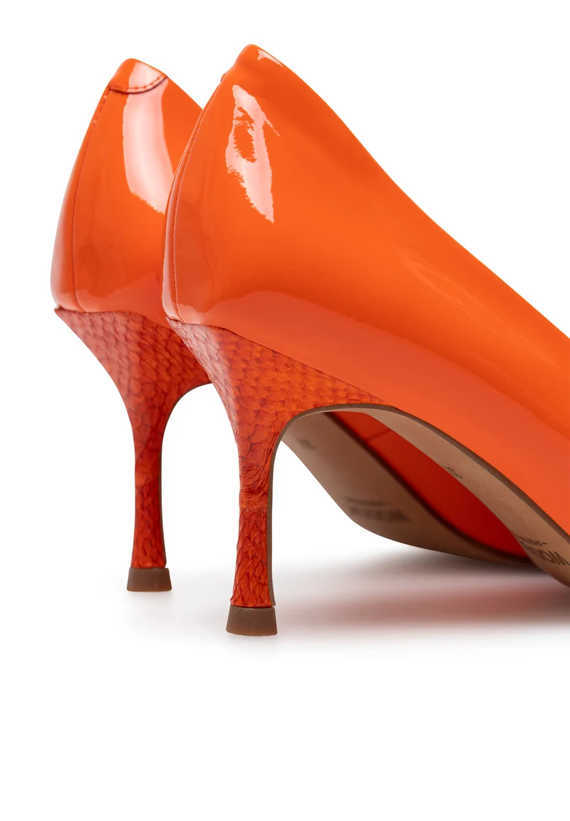 Laura Patent - Tiger