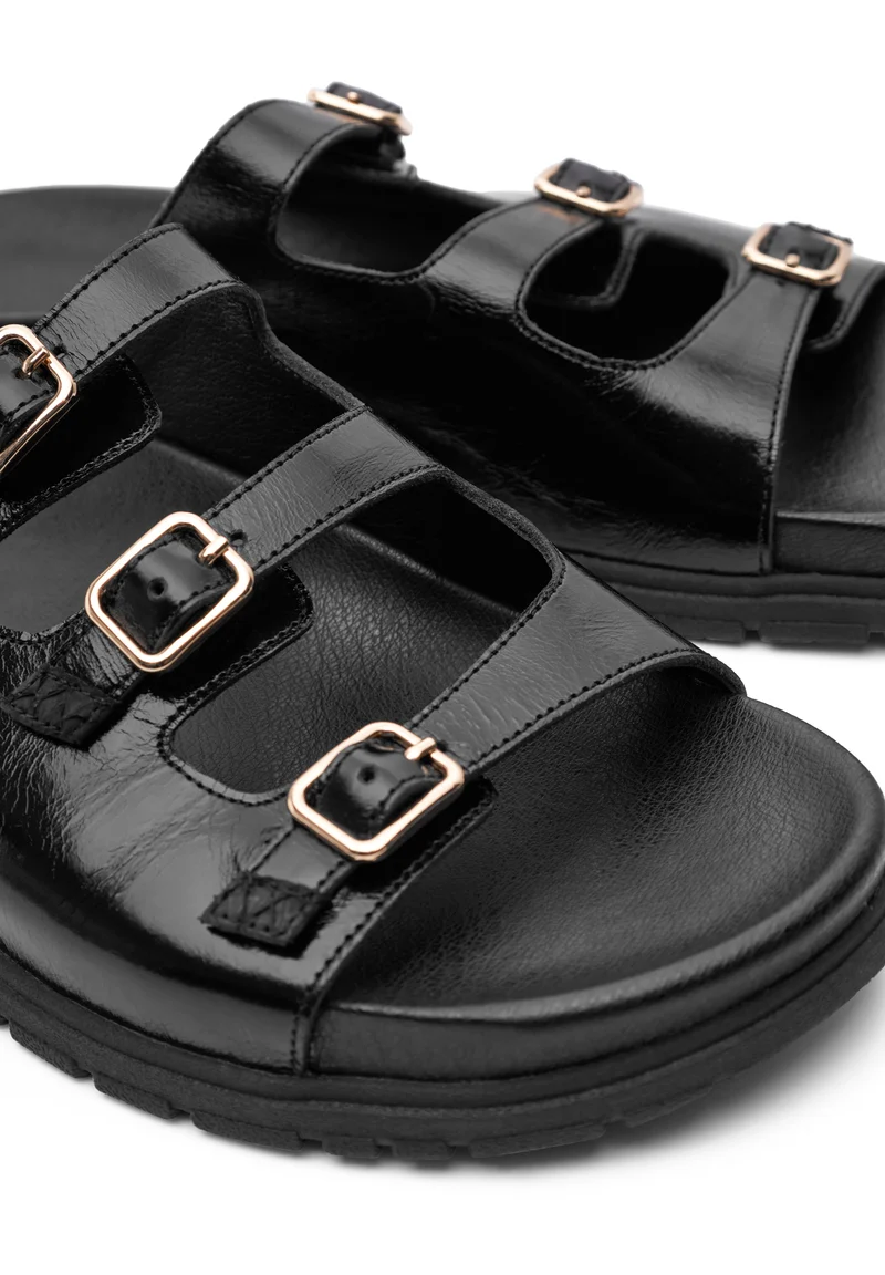 Ellen Buckle - Black