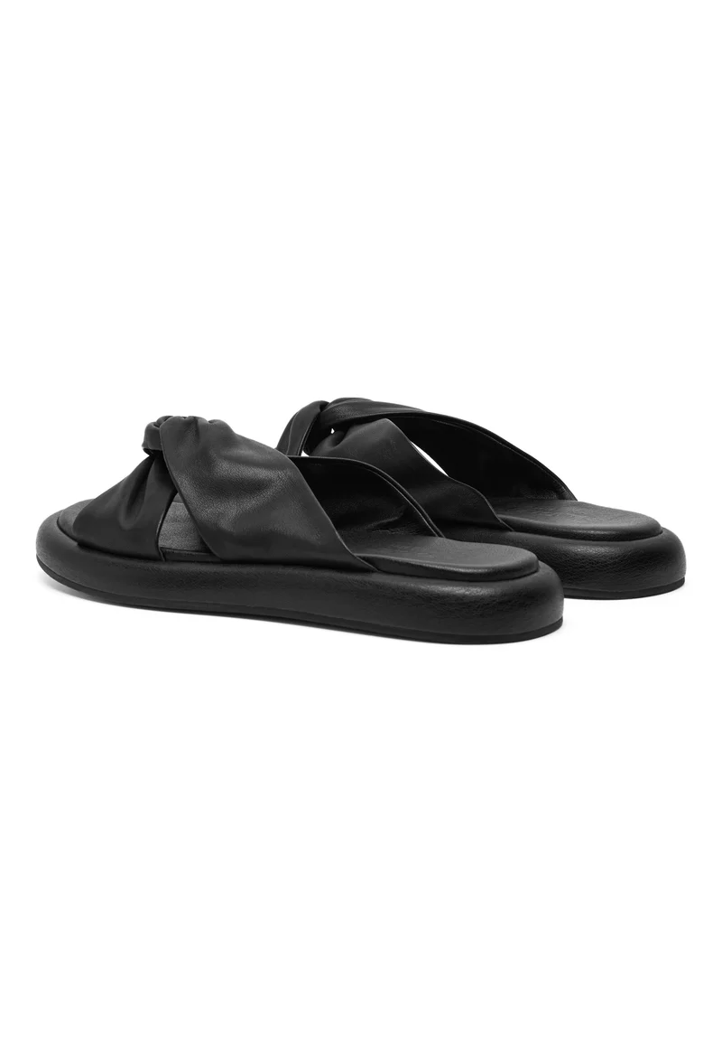 Mascha - Black