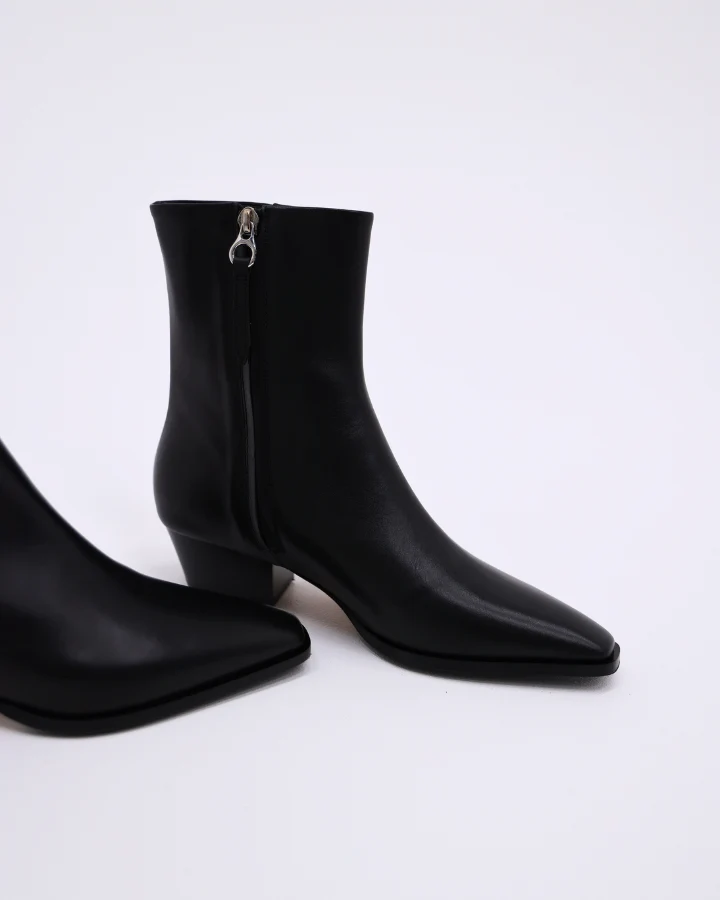 BABA | Calf Leather Black