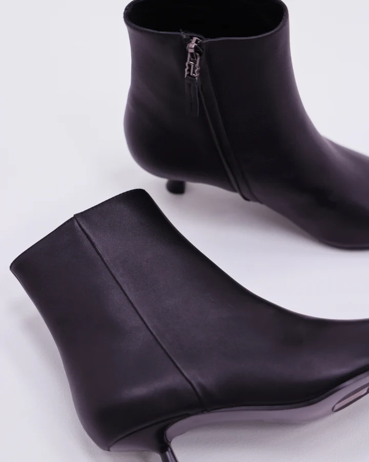 SAKURA BOOTIES | Black