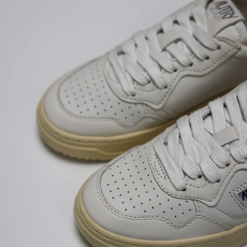 LOW SNEAKER 80's GG04 | Goat White