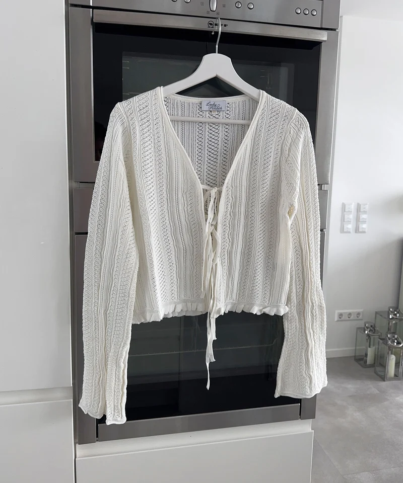 Strickjäckchen Eira Weiß