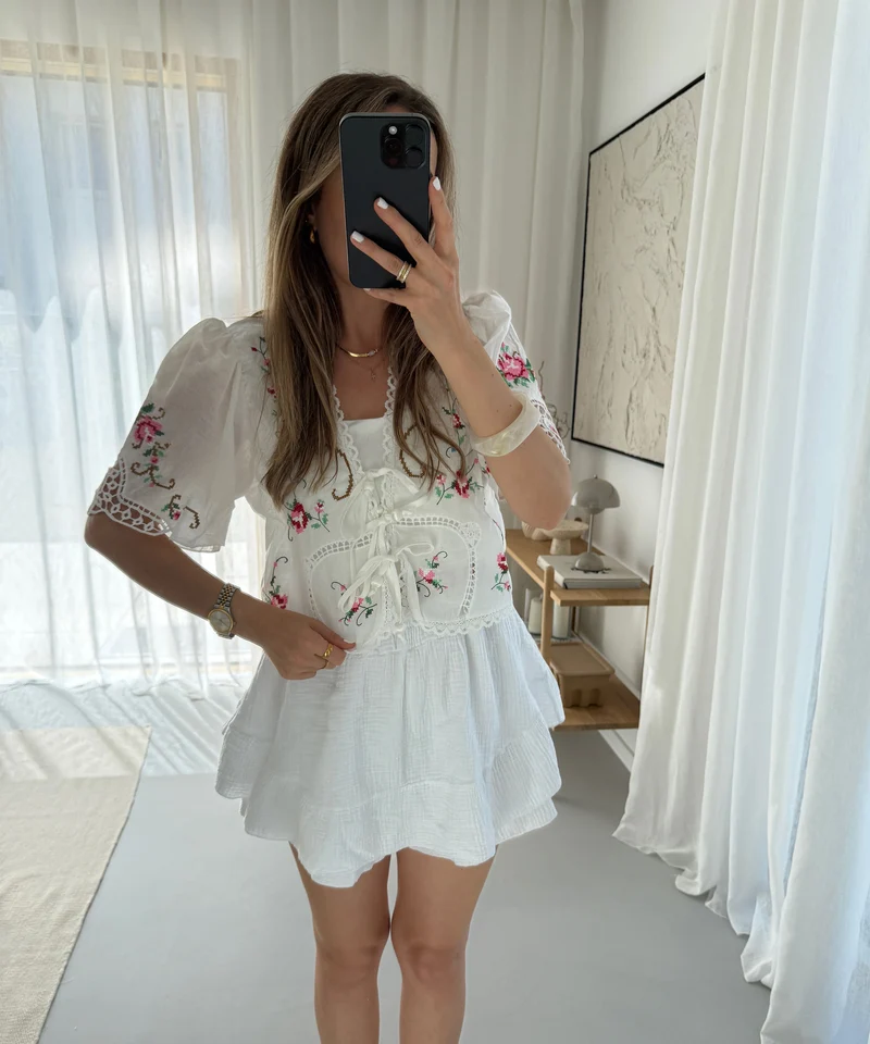 Bluse Lilou mit Stickerei Weiß