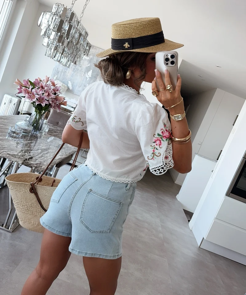 Bluse Lilou mit Stickerei Weiß