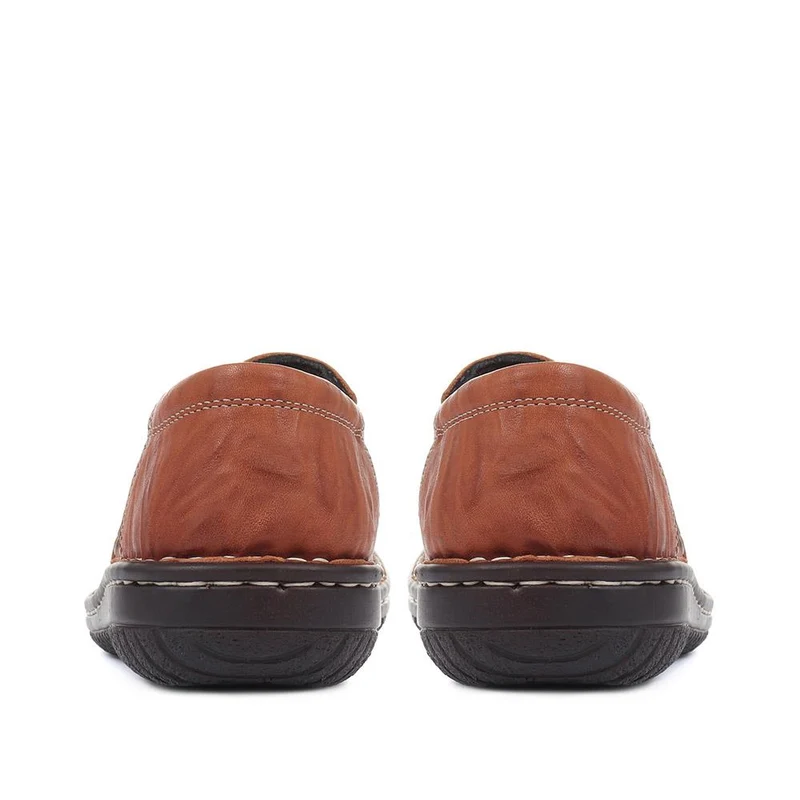Leather Slip On Shoes - HAK32019 / 319 116 - Tan