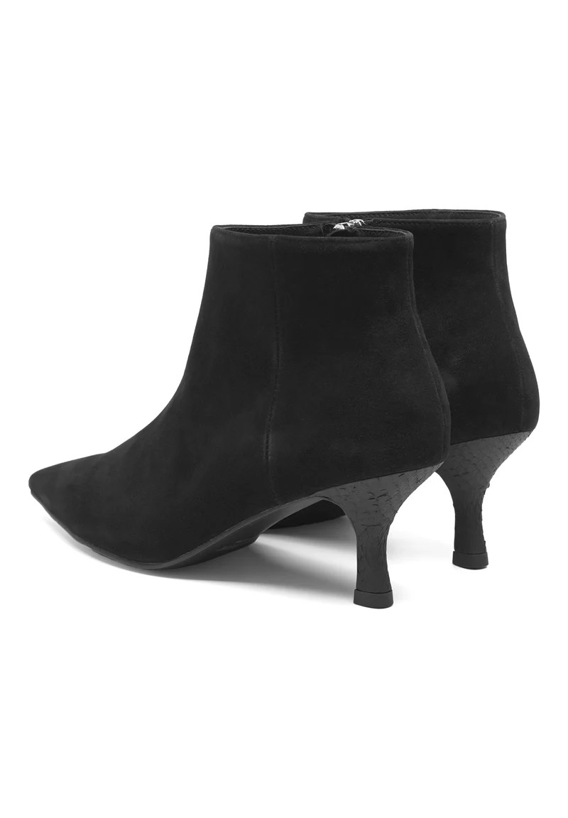 Vera S - Black