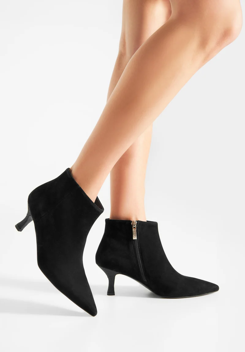 Vera S - Black