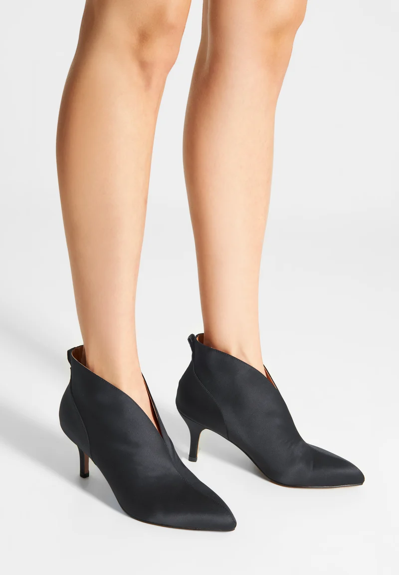 Valentine Low Cut Satin - Black