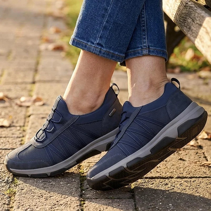 Lightweight Water Resistant Slip On Trainers - WBINS44038 / 329 872 - Navy