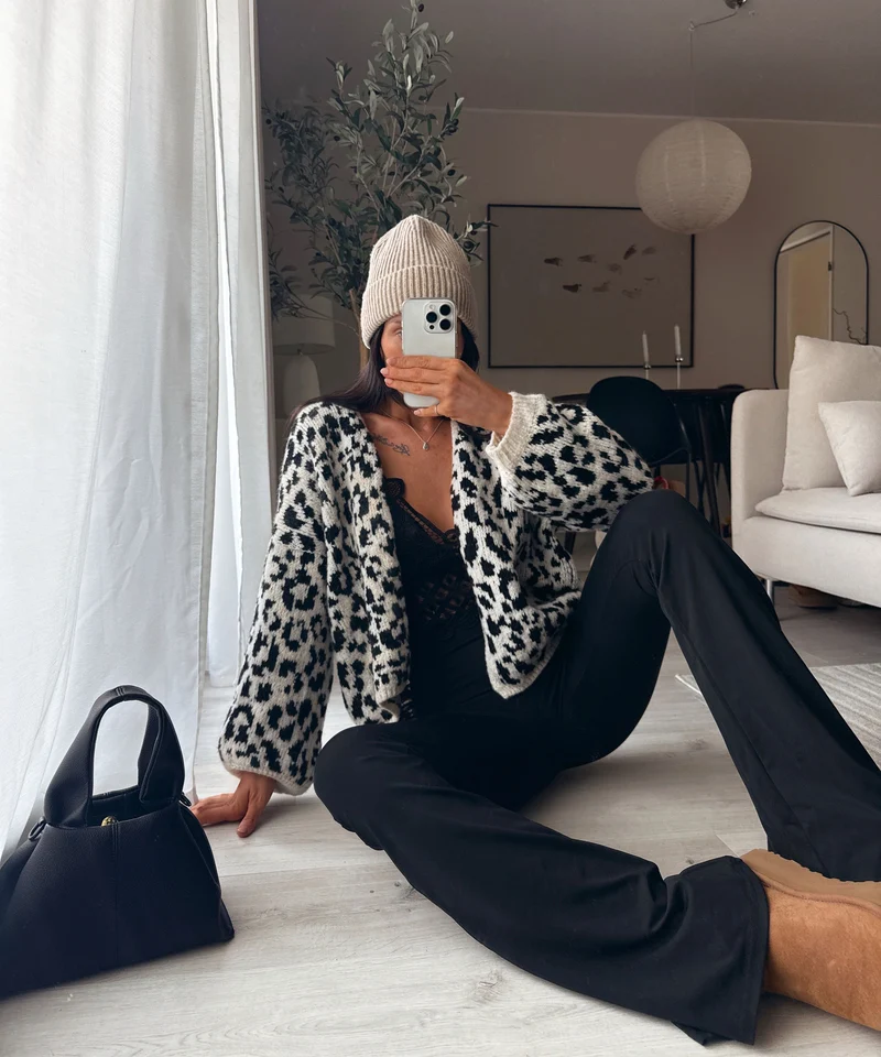 Cardigan Lira Schwarz Leo
