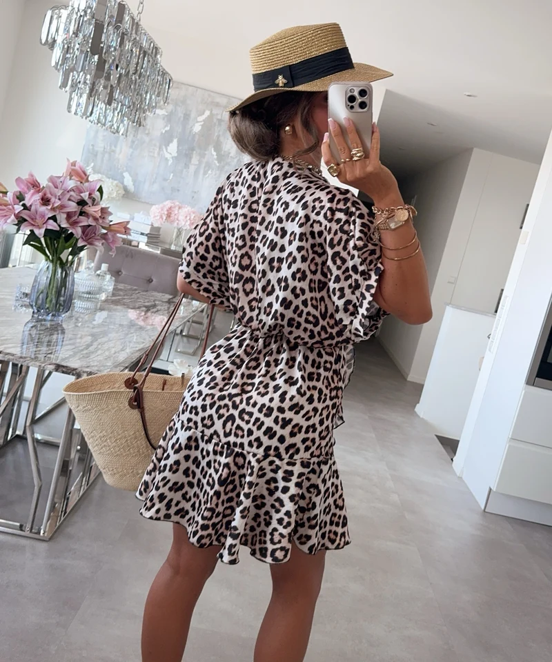 Leo Kleid Pelita