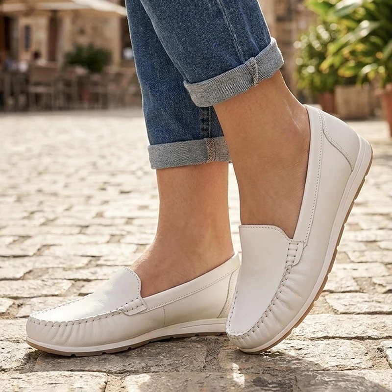 Marco Tozzi Leather Cushioned Moccasins - WEN43003 / 330 472 - White