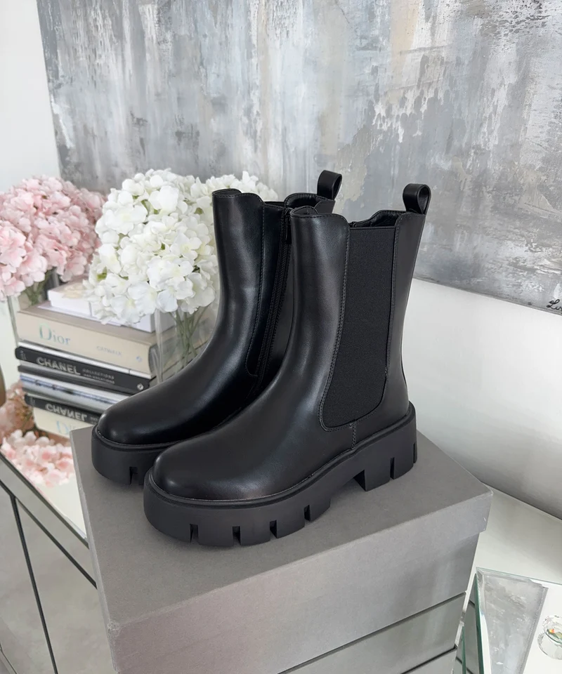 Boots Jeanine Schwarz