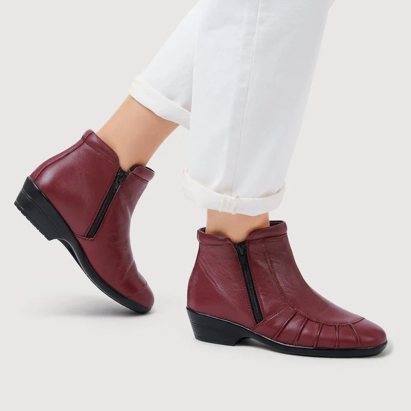 Lightweight Leather Ankle Boots - KF38012 / 324 468 - Burgundy