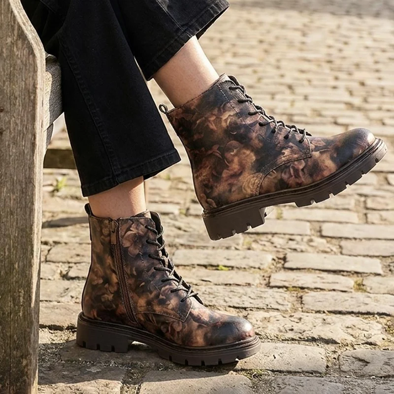 Lace-Up Block-Heeled Boots - WBINS42017 / 328 111 - Brown Multi