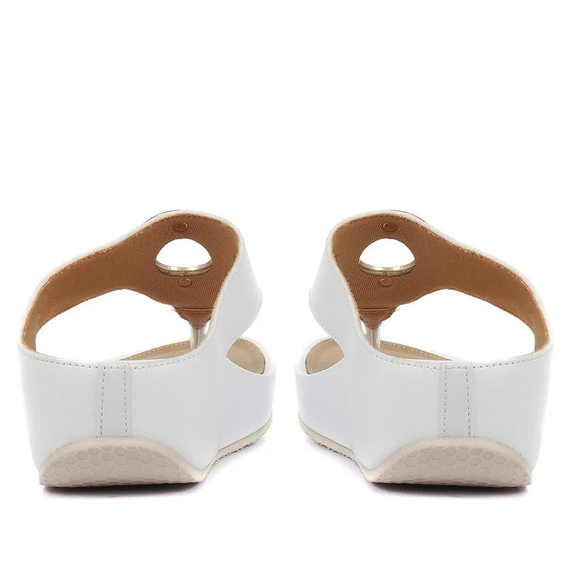 Metallic Toe Post Sandals - BELBAIZH29037 / 315 770 - White