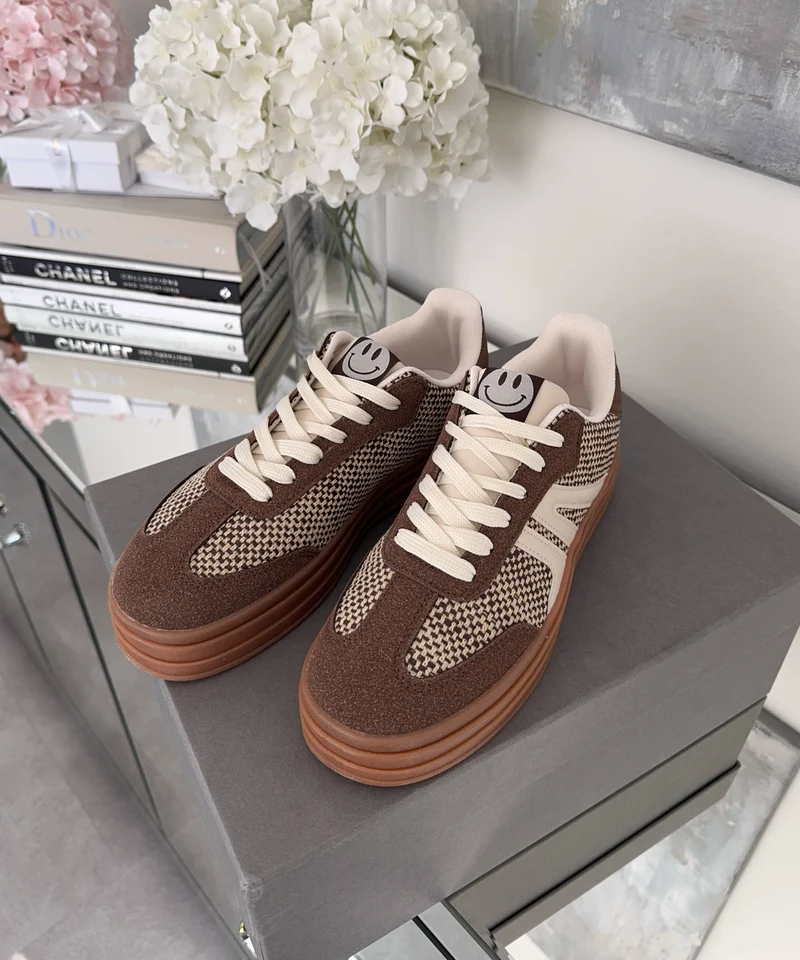 Sneaker Smiley Braun