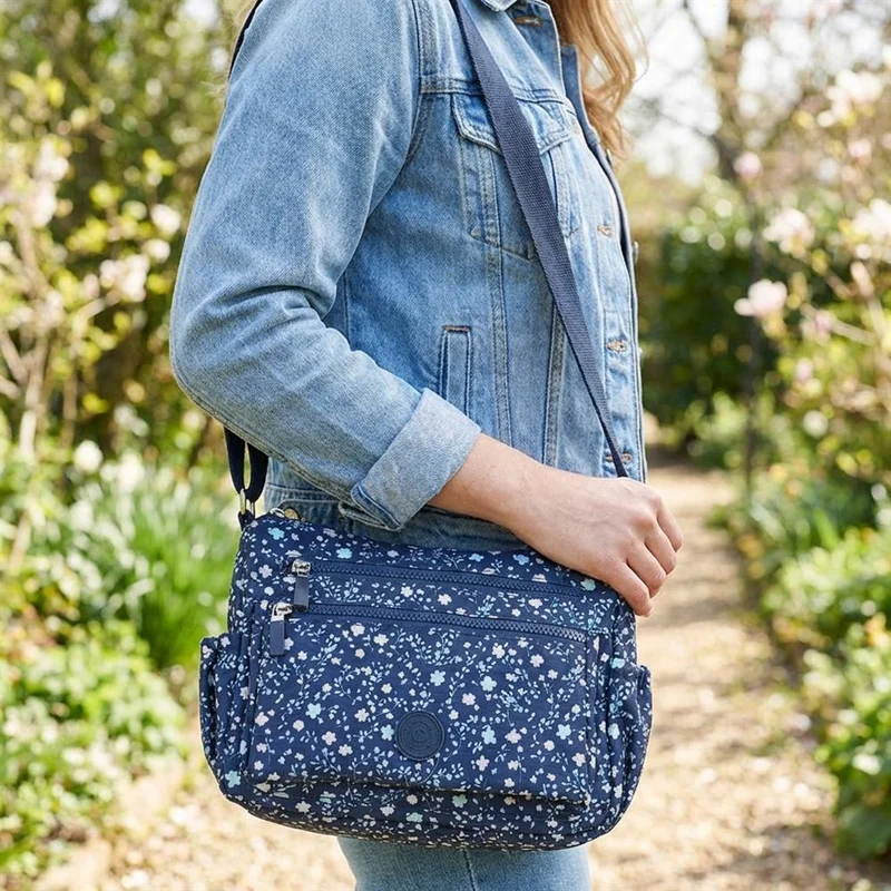 Zip Close Messenger Bag - SMIT43001 / 329 231 - Navy Floral