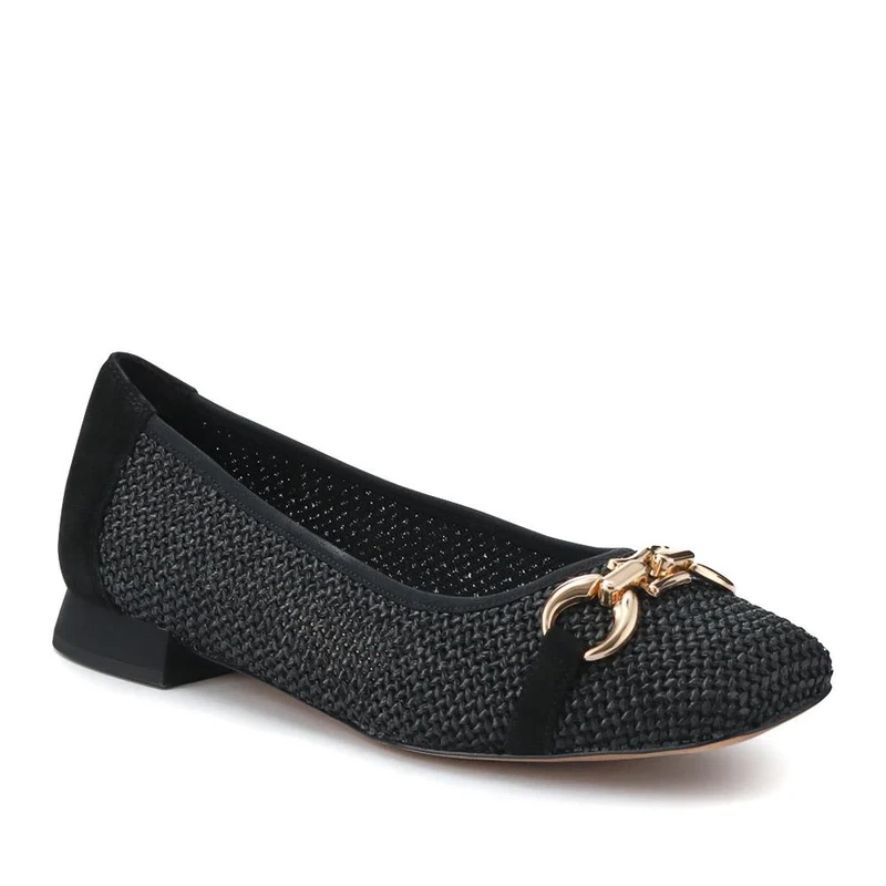Leather Buckle-Detailed Pumps - CAPRI41500 / 327 055 - Black