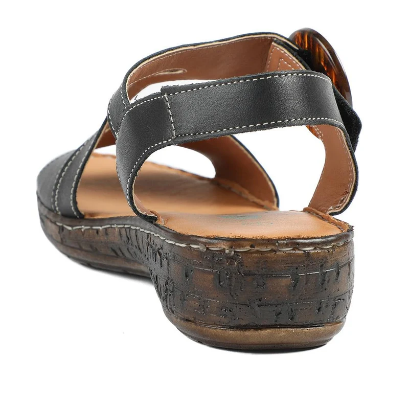 Wide Fit Leather Sandals With Buckle Fastening - LUCK43007 / 329 406 - Black