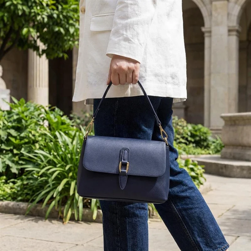 Buckle-Closure Handbag - BELHETIA41001 / 327 409 - Navy