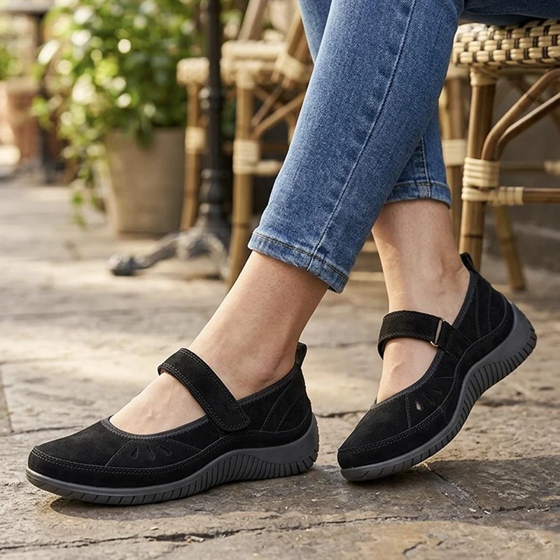 Leather Adjustable Fasten Mary Janes - BRK44003 / 329 757 - Black Suede