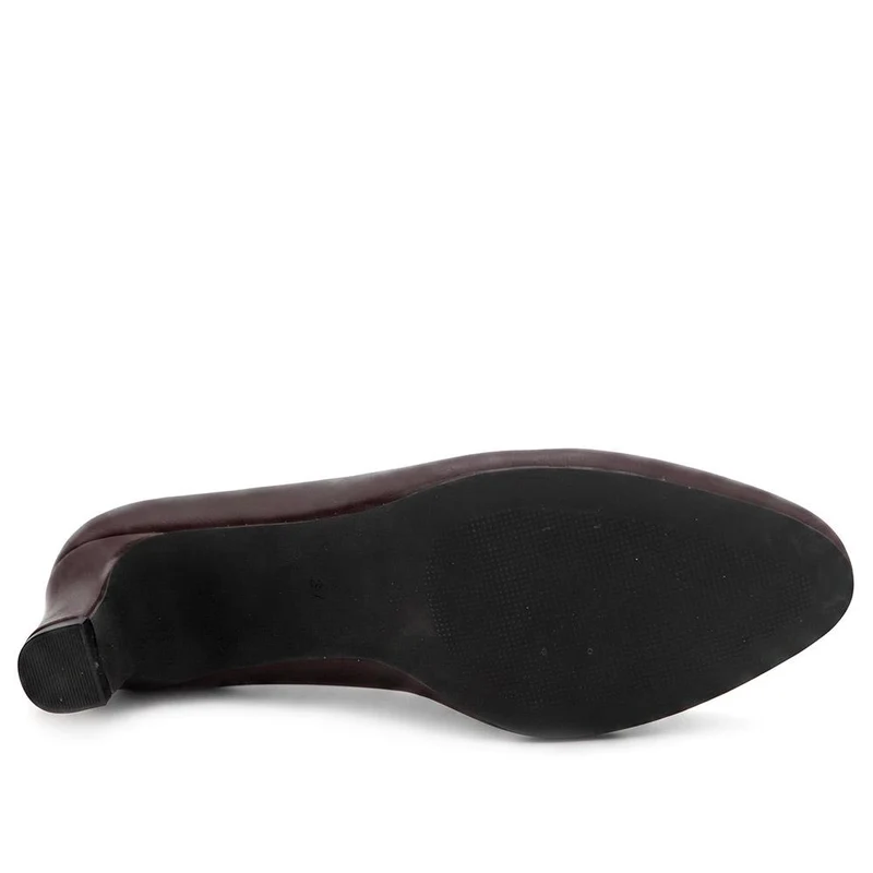 Elegant Stacked Heel Court Shoes - WBINS44018 / 330 013 - Burgundy