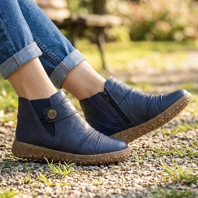 Loretta Leather Button Fasten Ankle Boots - HAK44002 / 330 093 - Navy