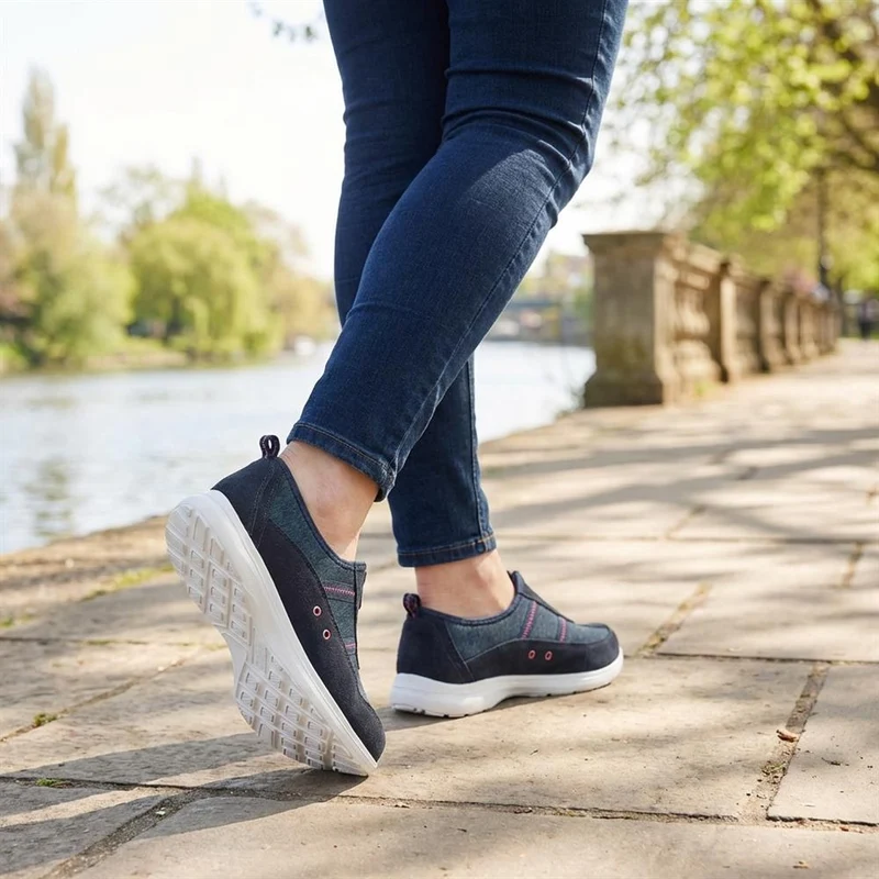 Extra-Wide Fit Memory Foam Trainers - ELANA / 324 089 - Navy