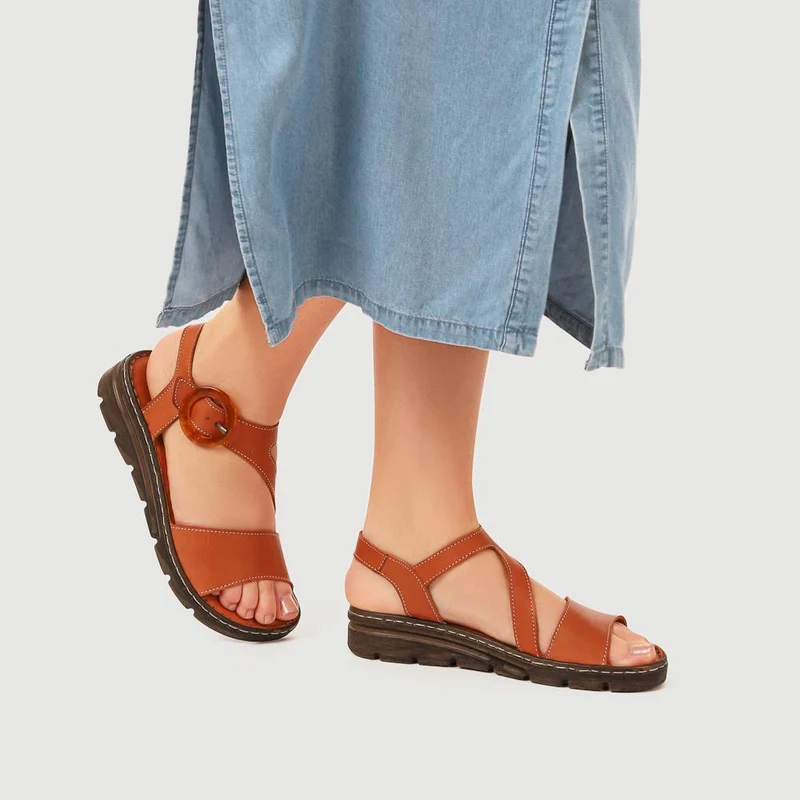 Adjustable Leather Sandals - LUCK39017 / 326 151 - Tan