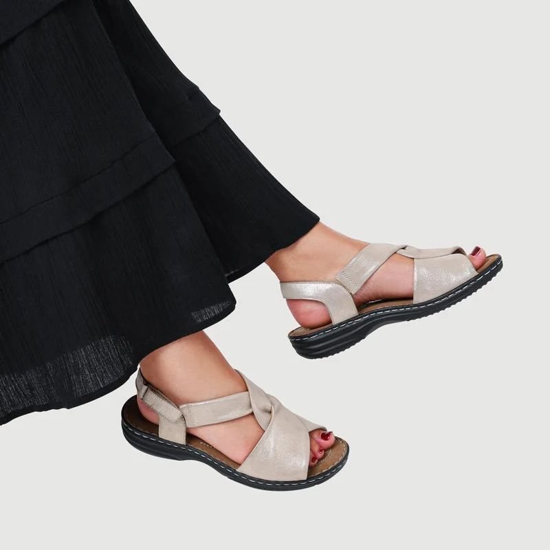 Casual Leather Touch-Fasten Sandals - KF41006 / 327 491 - Beige Shimmer