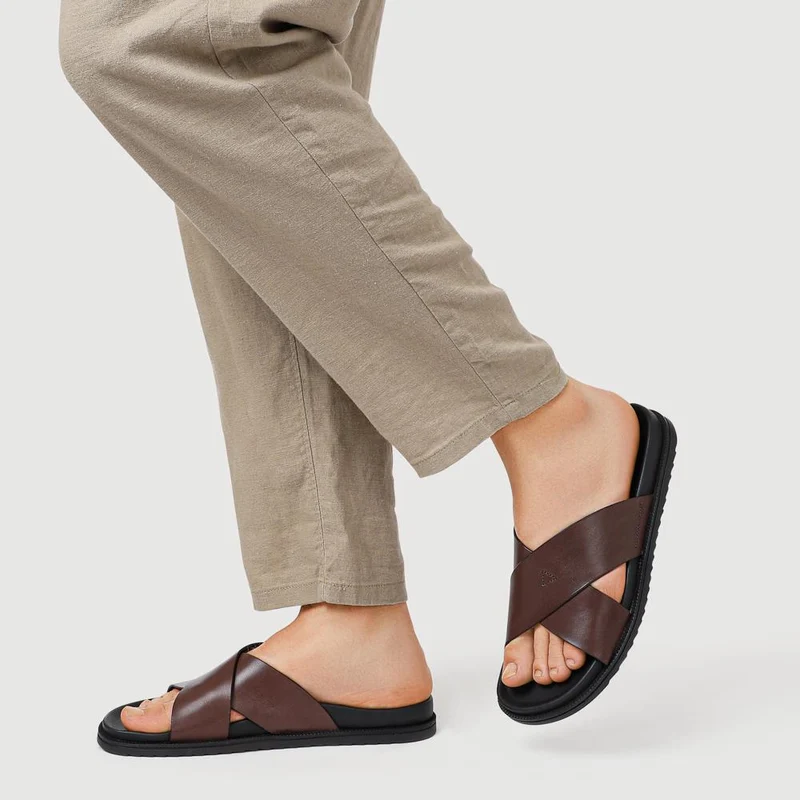 Strappy Leather Slides - JFOOT41009 / 327 467 - Brown