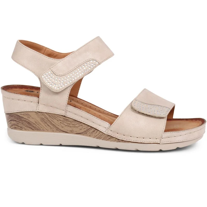 Double-Strap Touch-Fasten Wedge Sandals - WOIL39033 / 325 303 - Beige
