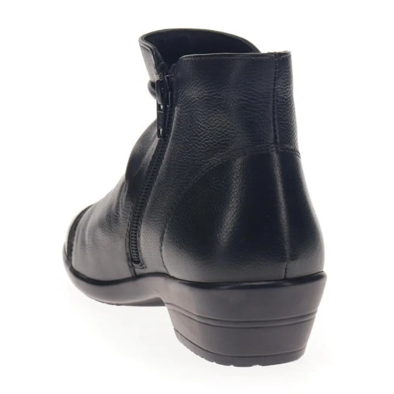Wedge-Heeled Ankle Boots - KF40005 / 326 515 - Black