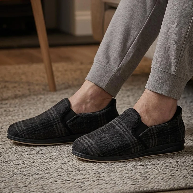 Easy Step In Wide Fit Grip Sole Slippers - QING42025 / 328 174 - Black Check