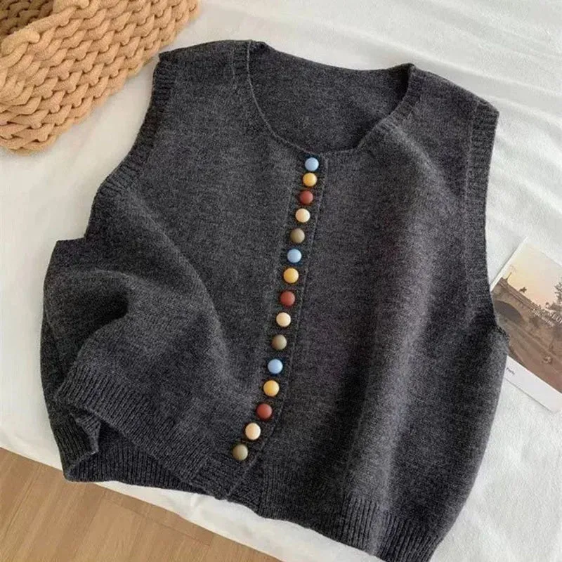 Mia | Damen Strickweste Ärmellos Bunten Knöpfen Rundhals