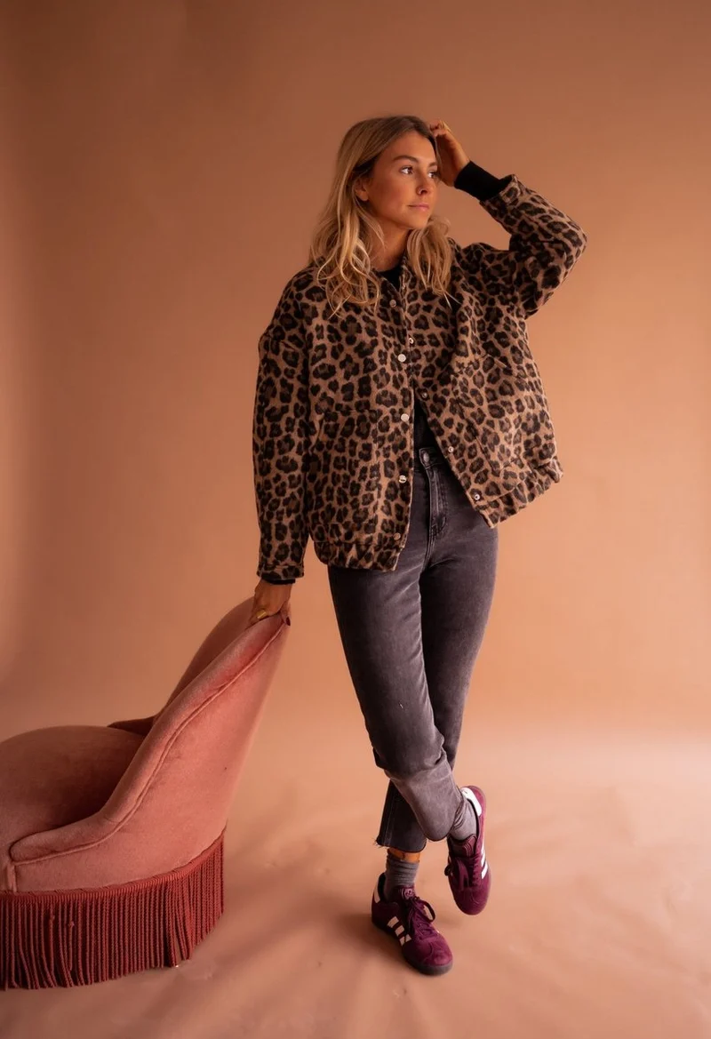 Luisa | Damen Steppjacke Oversized Leopardenmuster Druckknopf