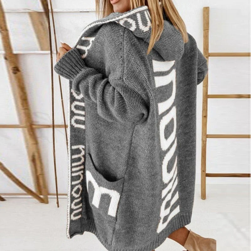 Lena | Damen Strickjacke mit Kapuze Langarm Schriftzug Muster
